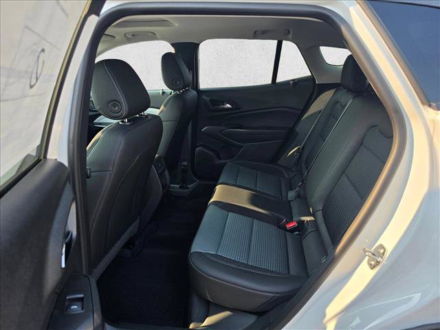 New 2026 Chevrolet Trax LT w/ Sunroof Package FWD image 17