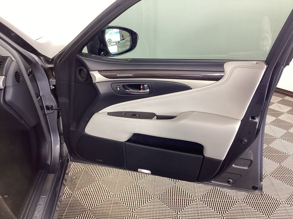 Used 2014 Lexus LS 460 L RWD image 8