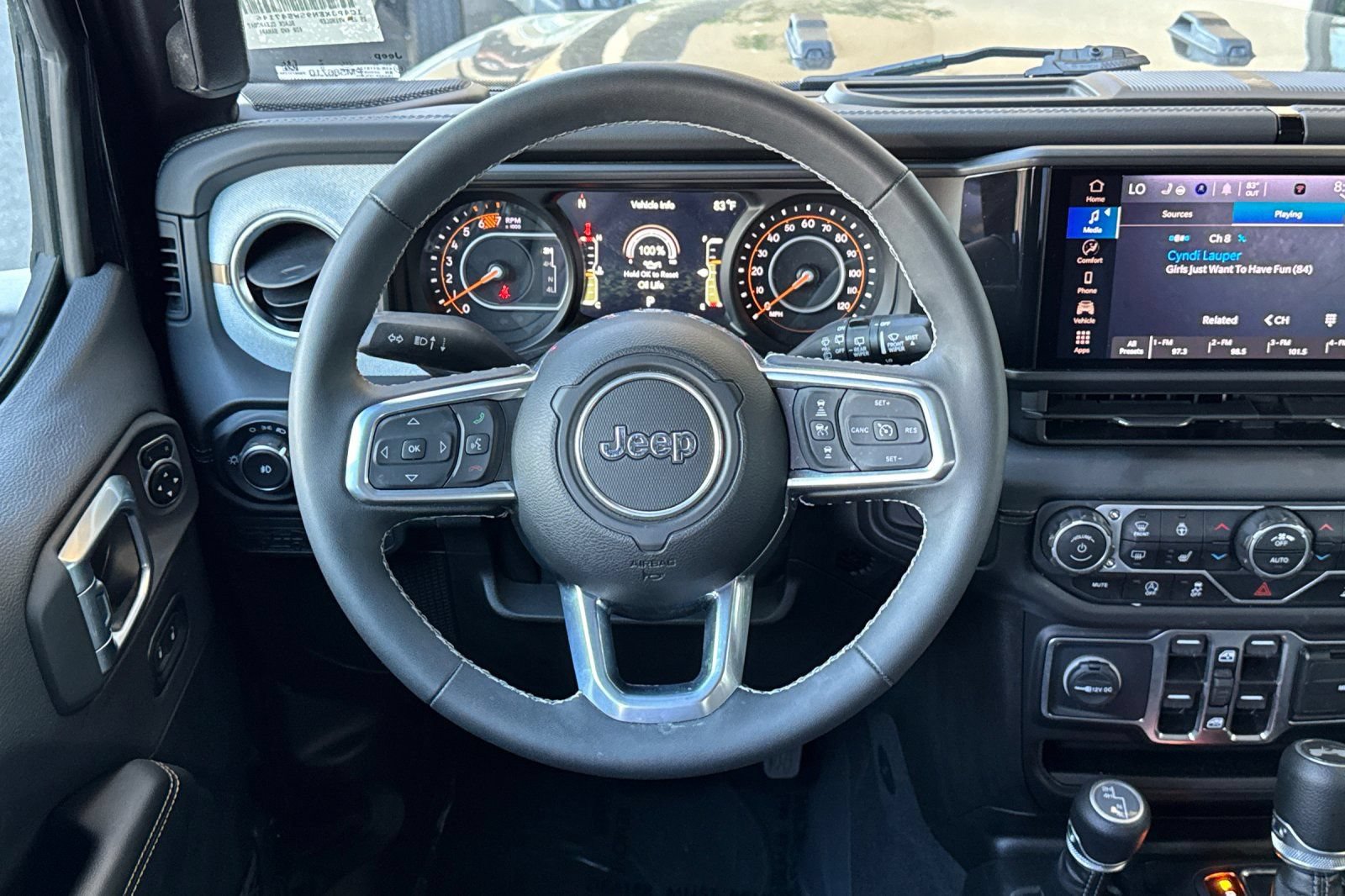 Used 2025 Jeep Wrangler Unlimited Sahara AWD/4WD image 15