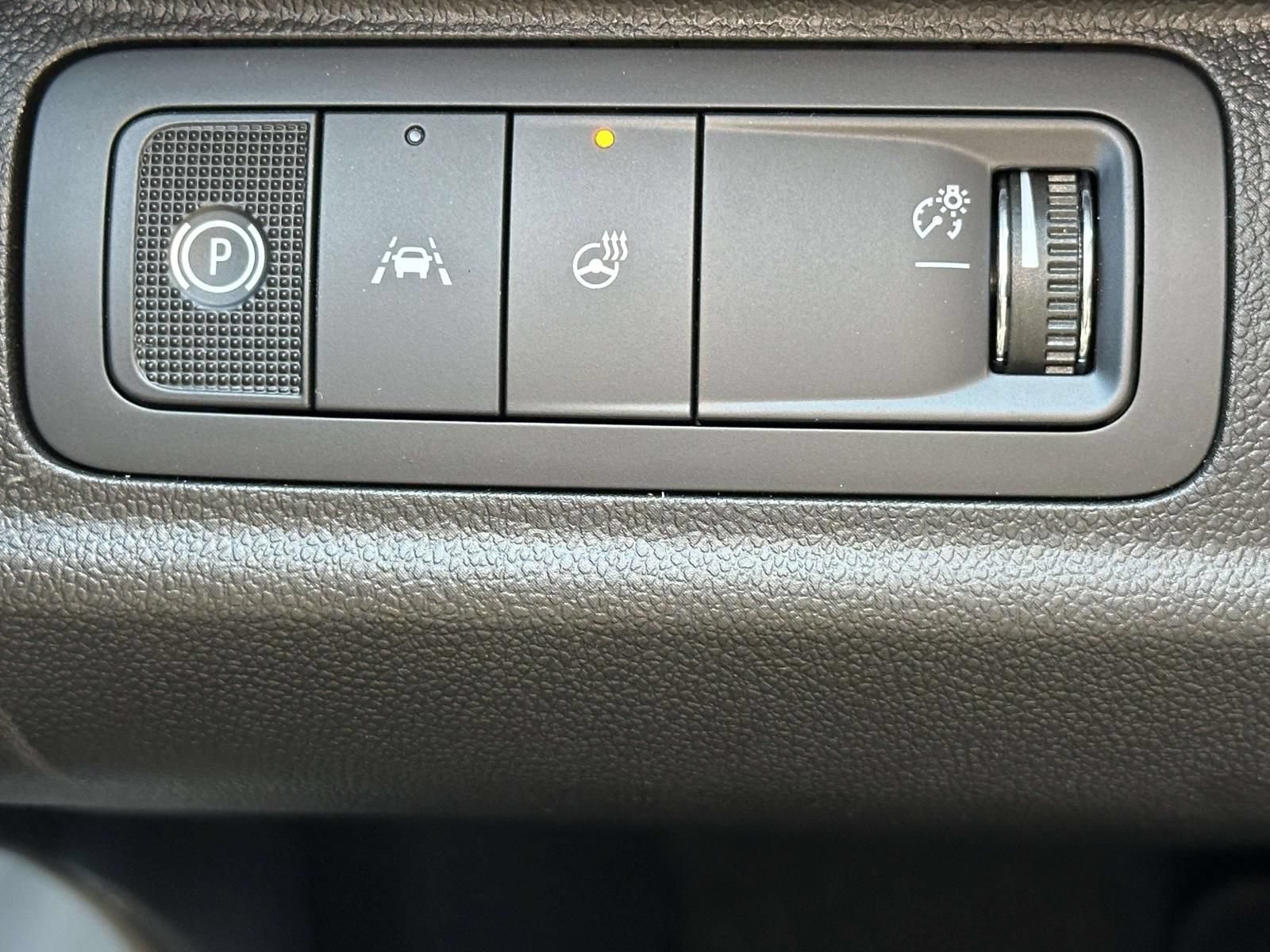 New 2027 Chevrolet Bolt LT w/ Comfort Package FWD image 17