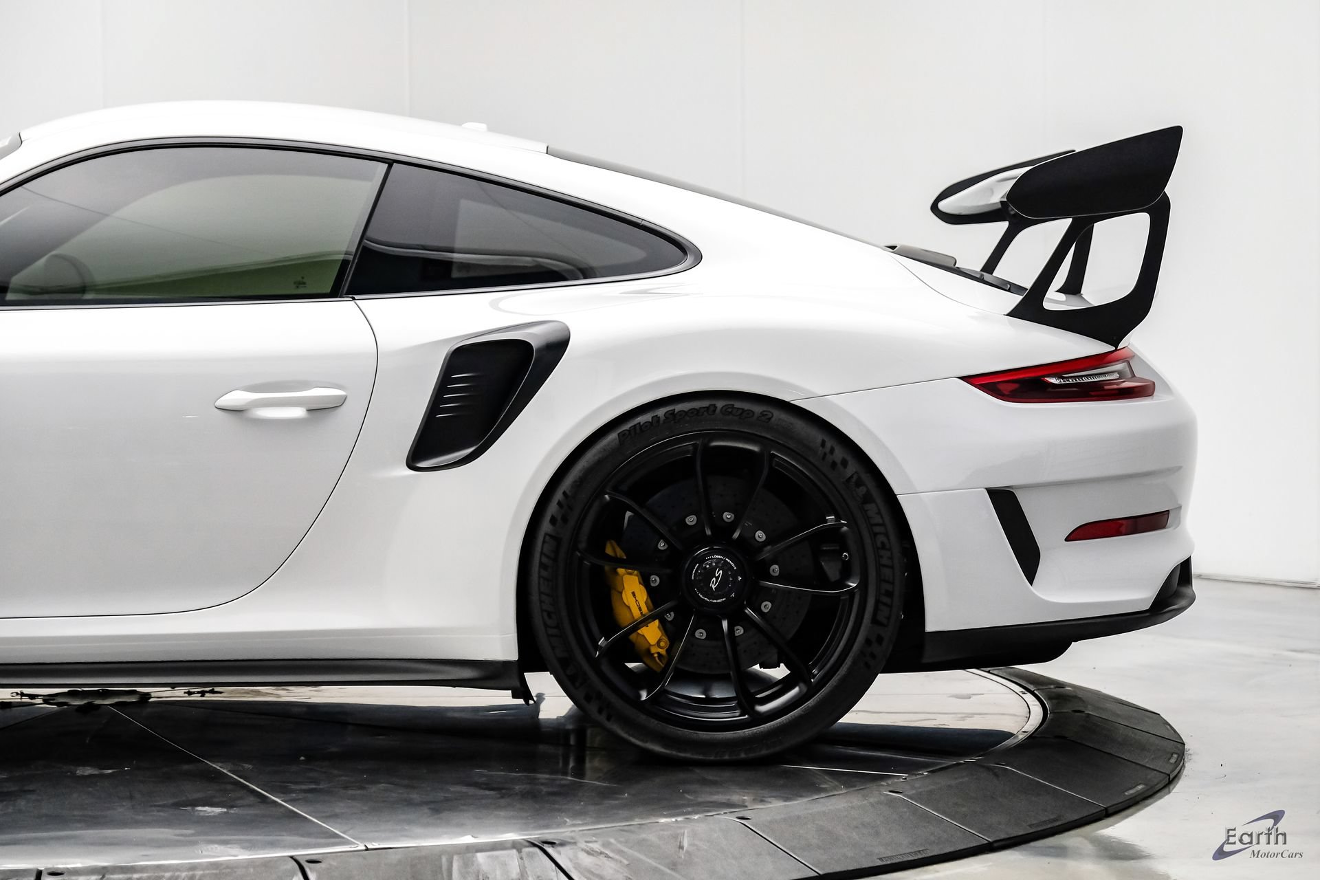 Used 2019 Porsche 911 GT3 RS RWD image 11
