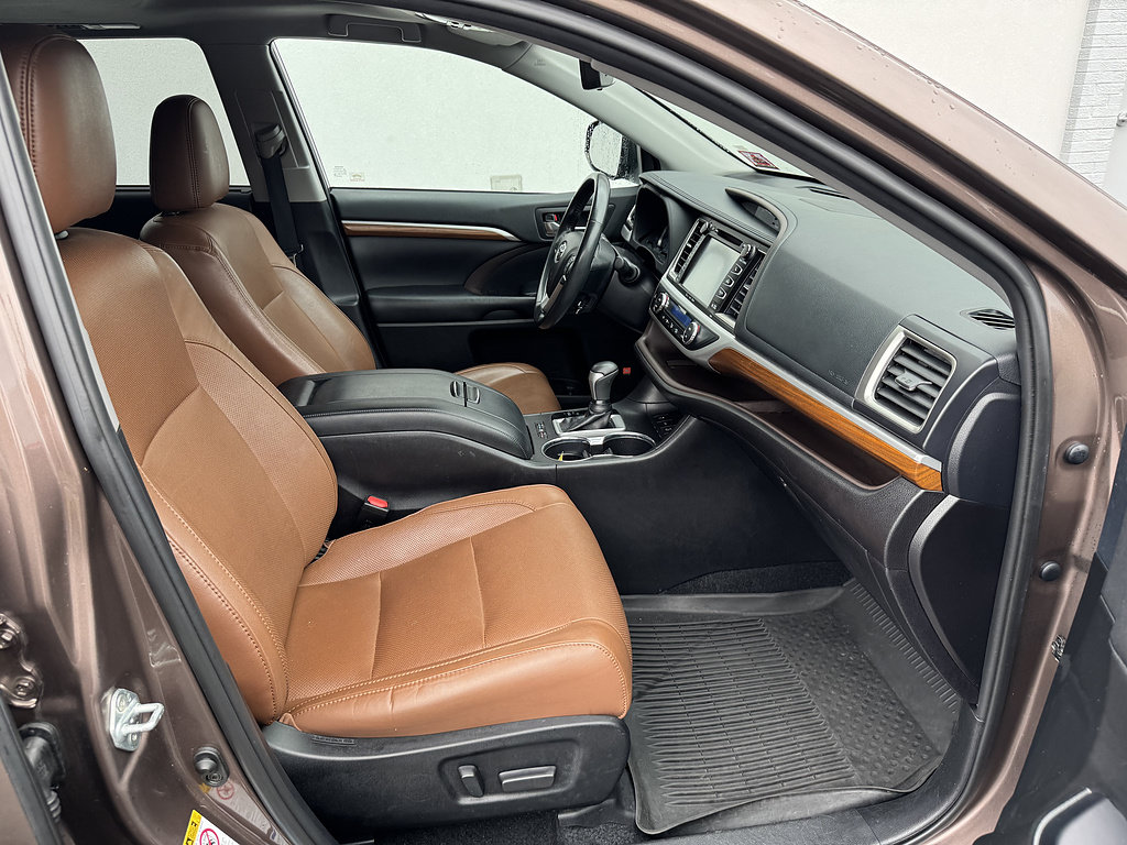 Certified 2019 Toyota Highlander Limited AWD/4WD image 15