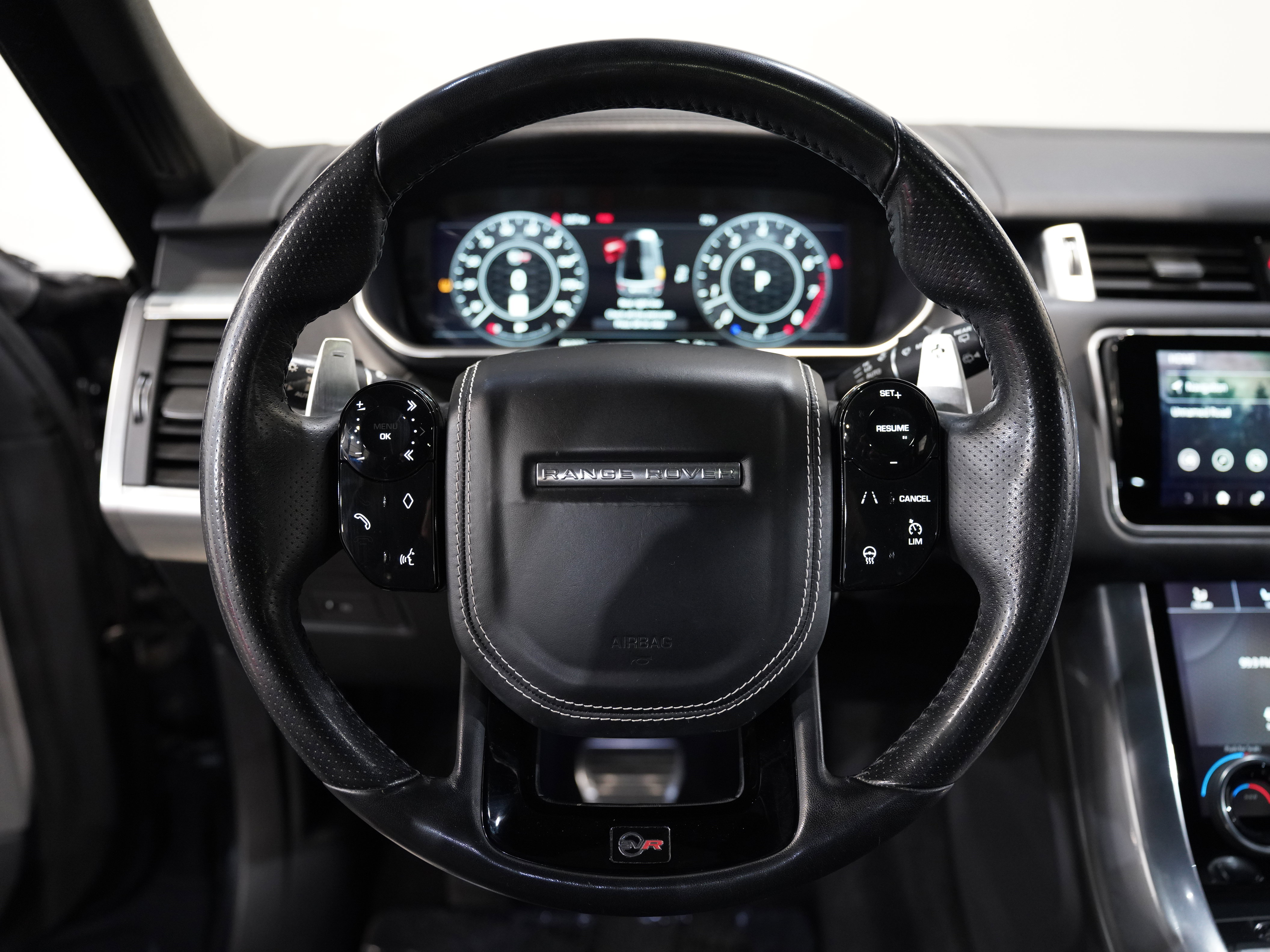 Used 2018 Land Rover Range Rover Sport SVR image 42