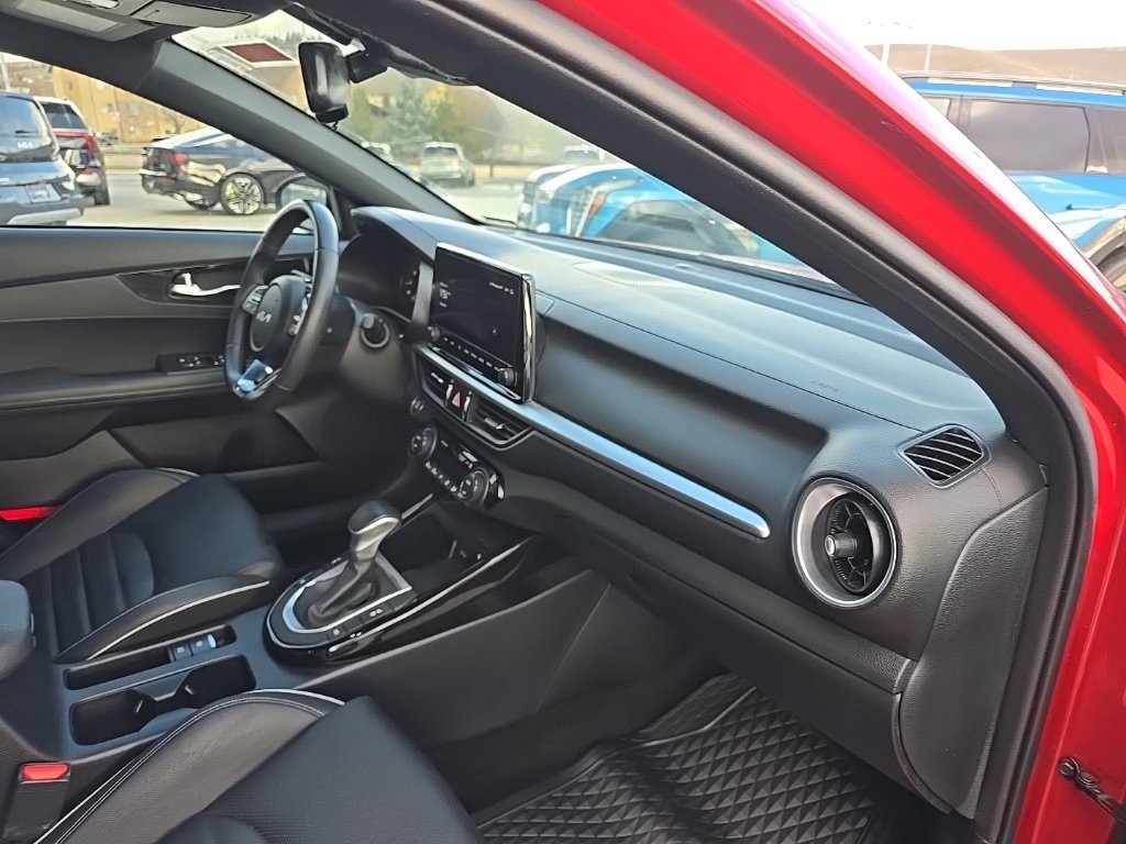 Used 2024 Kia Forte GT-Line w/ GT-Line Premium Package image 7