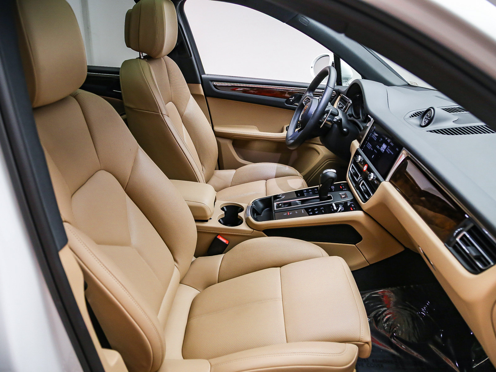 Certified 2026 Porsche Macan AWD/4WD image 20