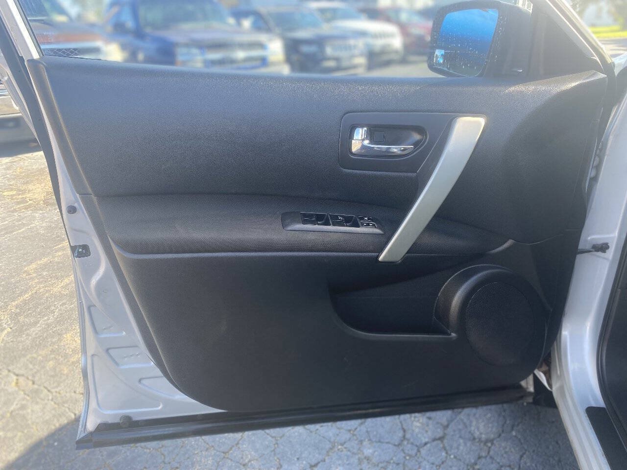 Used 2015 Nissan Rogue S w/ Convenience Package FWD image 13
