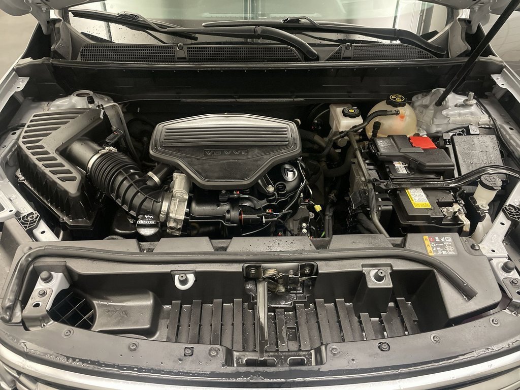 Used 2021 GMC Acadia AT4 w/ GMC Pro Grade Package image 25