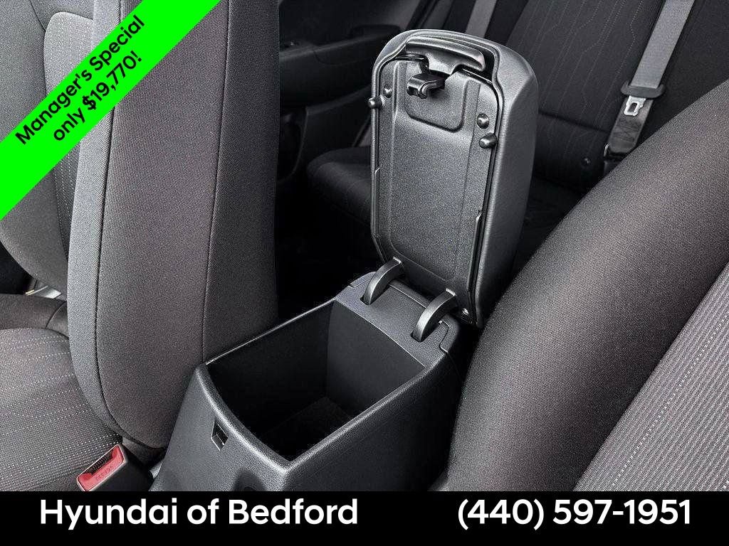 Certified 2026 Hyundai Venue SE FWD image 19