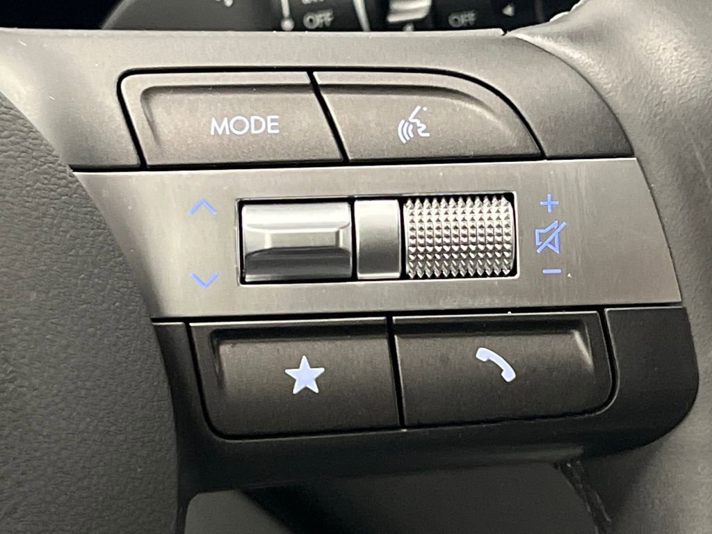 Used 2025 Hyundai Kona SEL FWD image 41