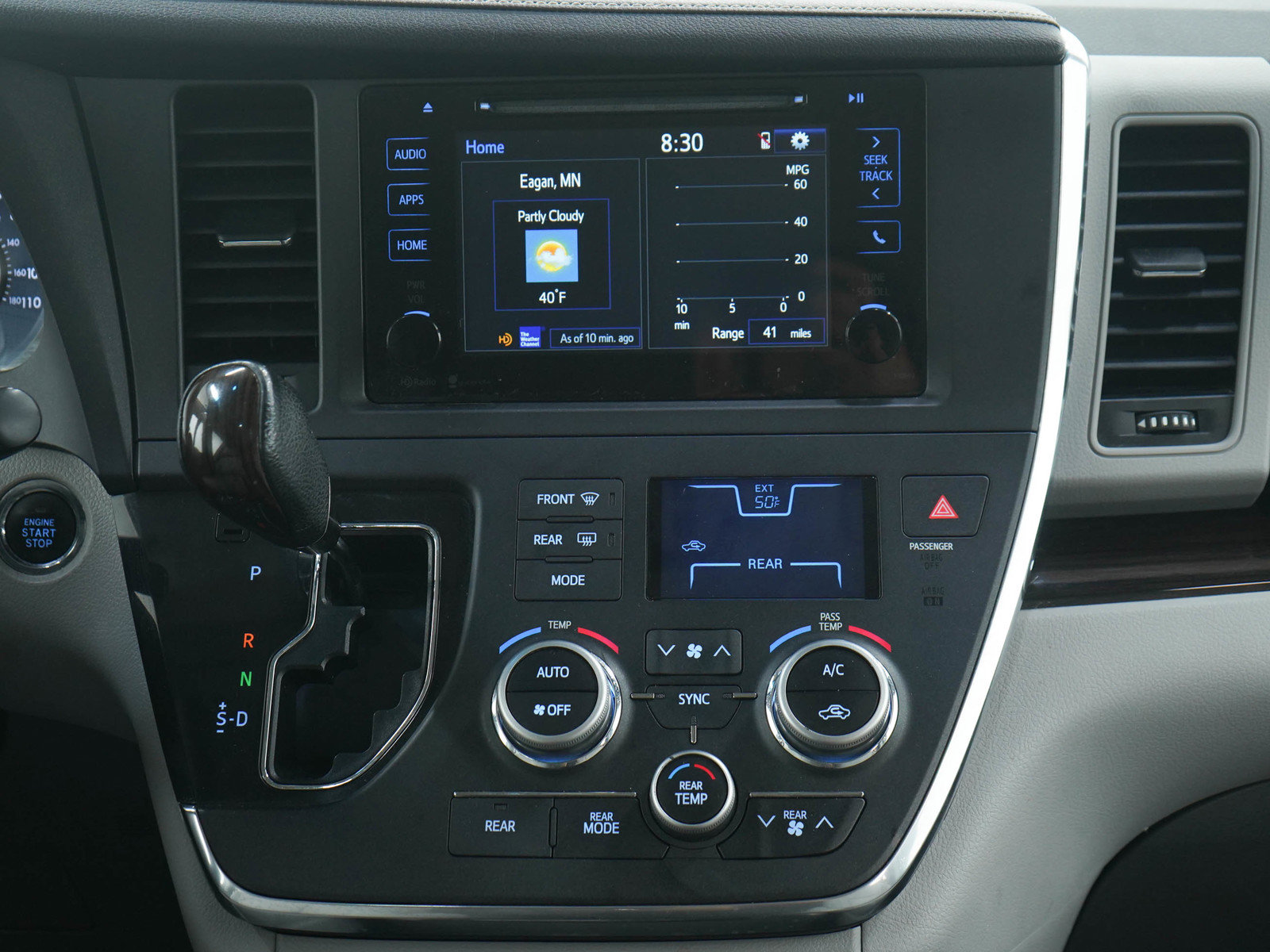 Used 2015 Toyota Sienna XLE image 15