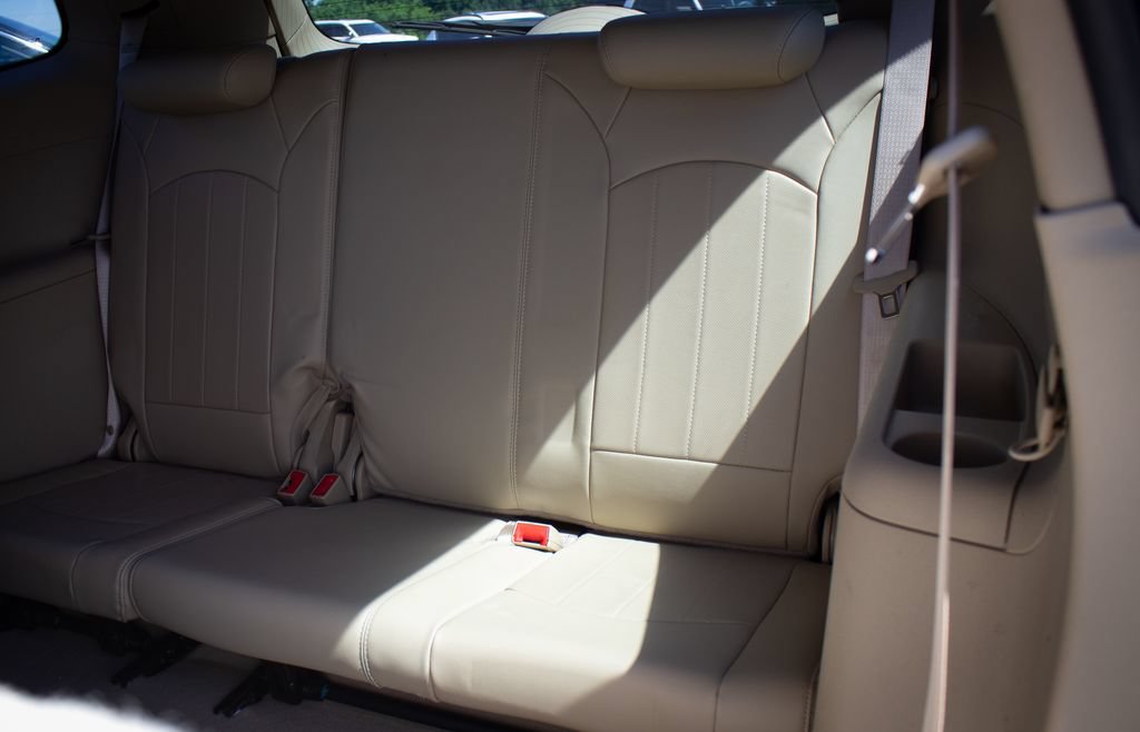 Used 2012 Buick Enclave Leather w/ LPO, Cargo Convenience Pkg FWD image 23
