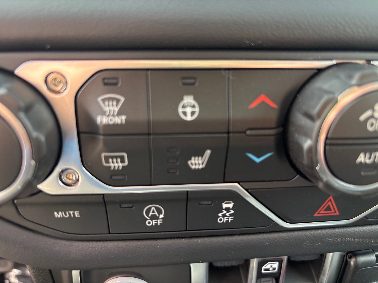 New 2026 Jeep Wrangler Sahara w/ Technology Group image 16