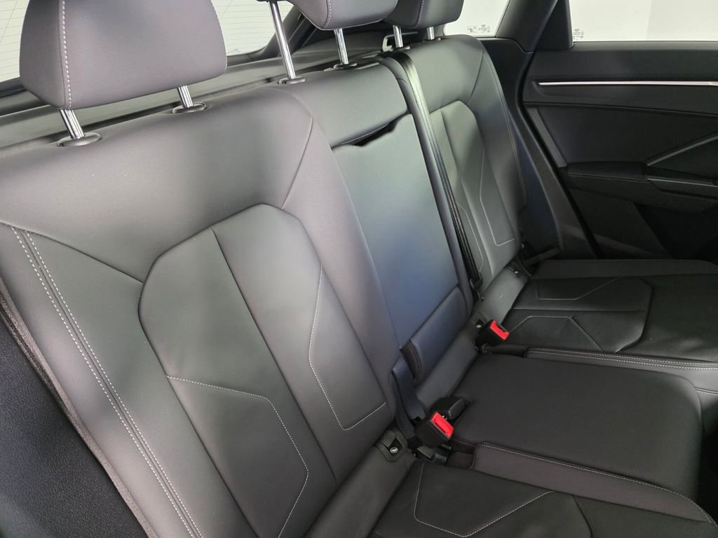 Used 2021 Audi Q3 2.0T Premium w/ Convenience Package image 27