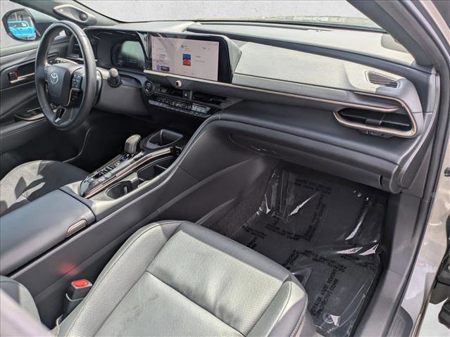 Used 2024 Toyota Crown Limited image 29
