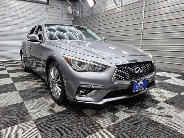 Used 2018 INFINITI Q50 Luxe w/ Cargo Package (L95) AWD/4WD image 5