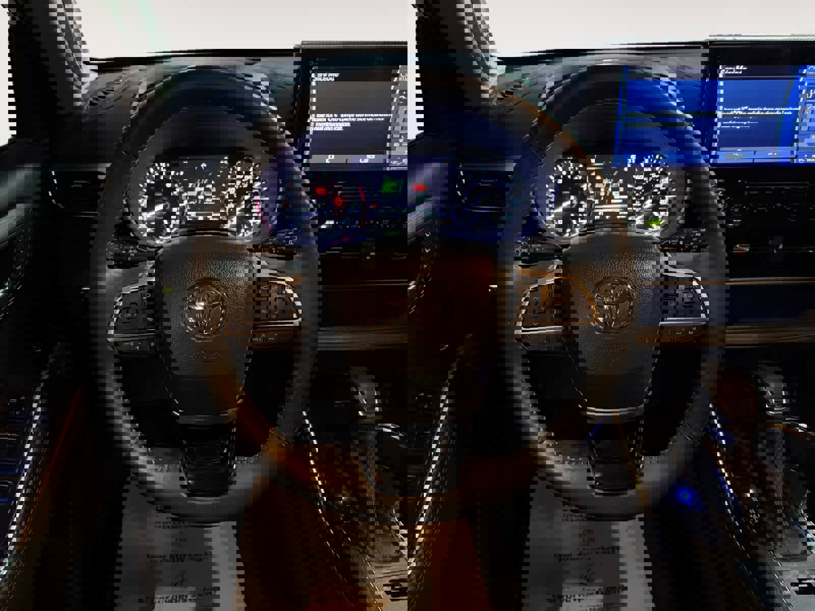 Used 2022 Toyota Highlander Platinum image 16