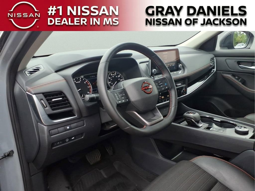 Certified 2025 Nissan Rogue SV AWD/4WD image 11