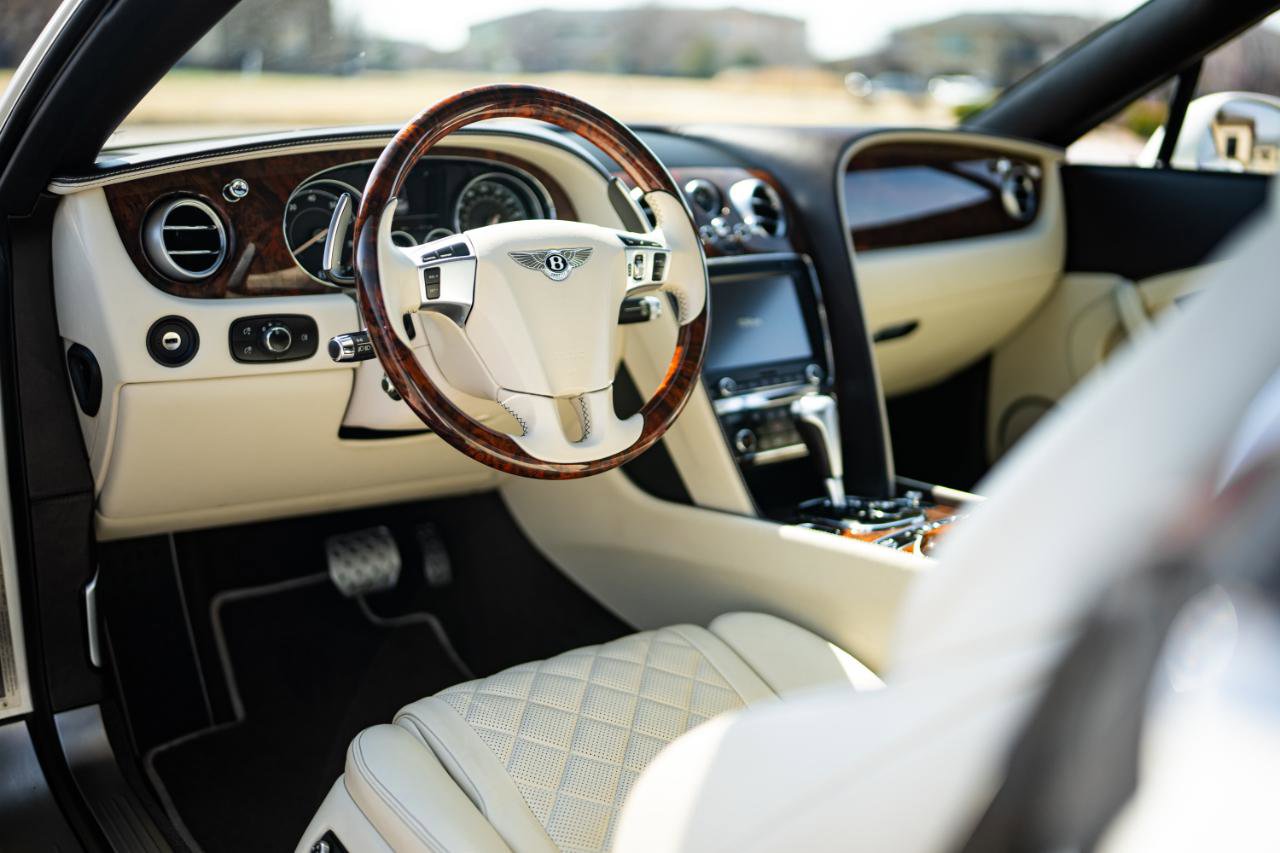 Used 2017 Bentley Continental GT image 29