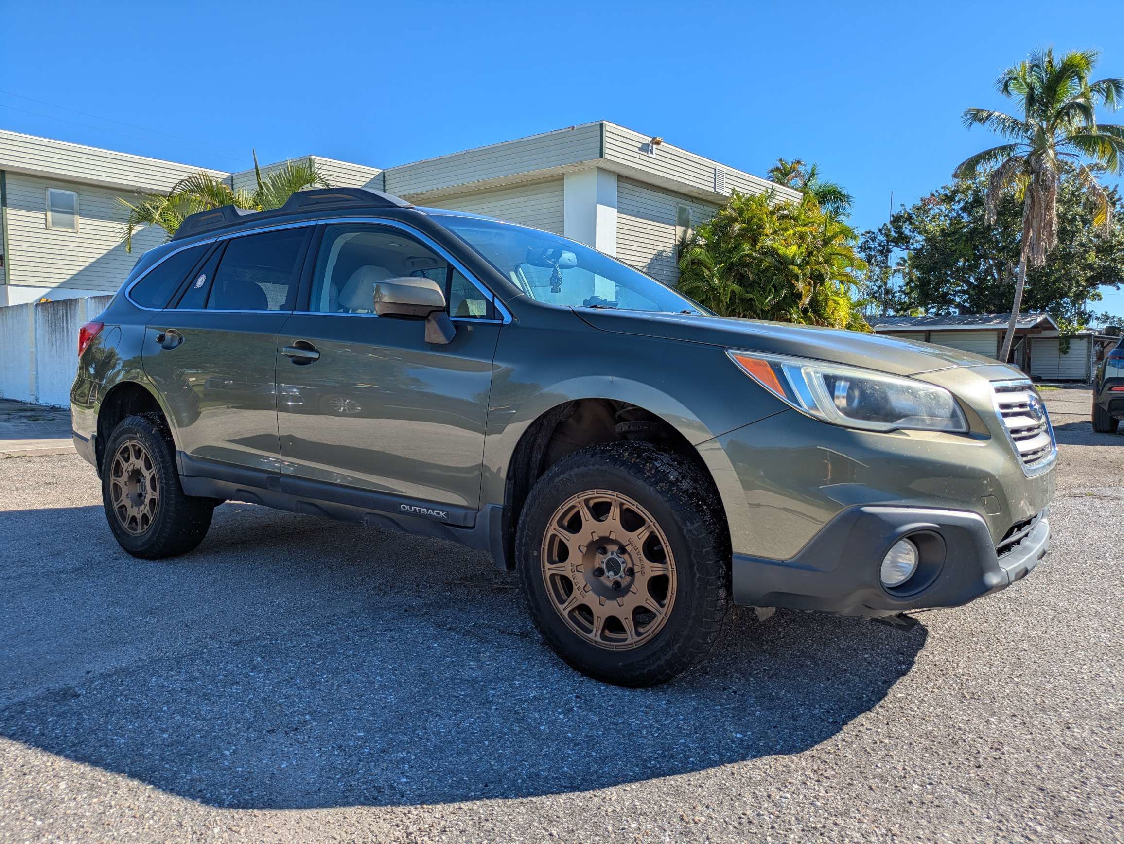 Used 2015 Subaru Outback 2.5i Premium AWD/4WD image 5