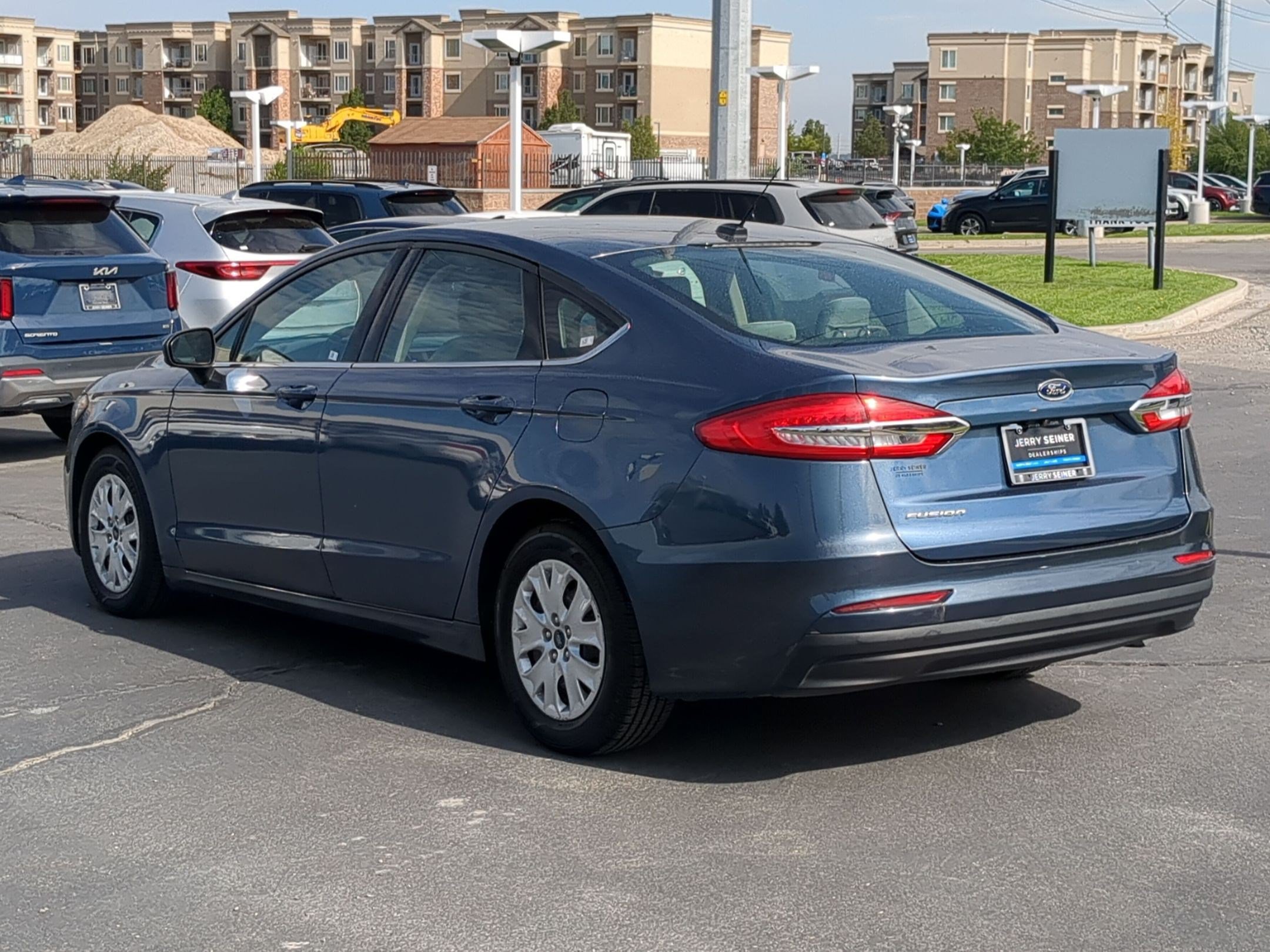 Used 2019 Ford Fusion S FWD image 4