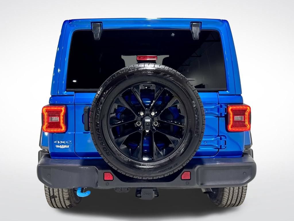 Used 2024 Jeep Wrangler Unlimited Sahara w/ Technology Group image 8