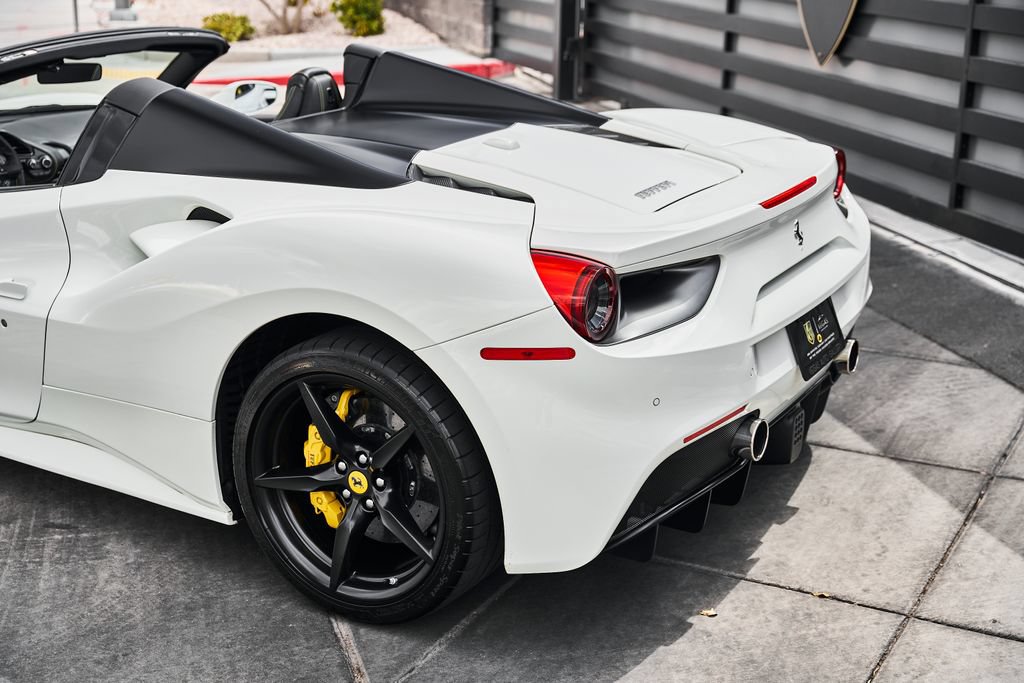 Used 2019 Ferrari 488 Spider RWD image 11