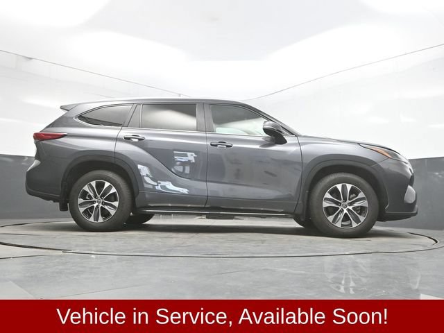 Used 2023 Toyota Highlander XLE AWD/4WD image 50