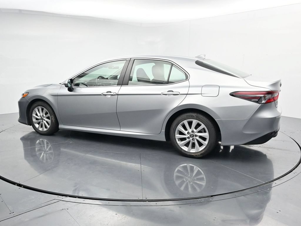Used 2023 Toyota Camry LE FWD image 5