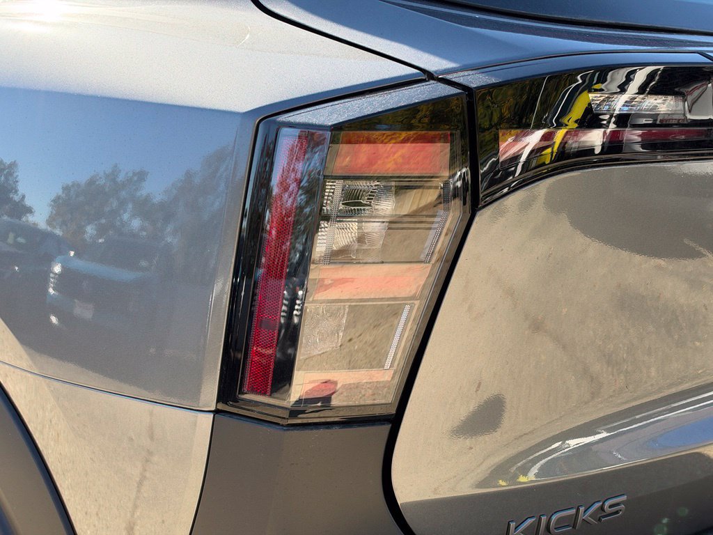 New 2027 Nissan Kicks S AWD/4WD image 9