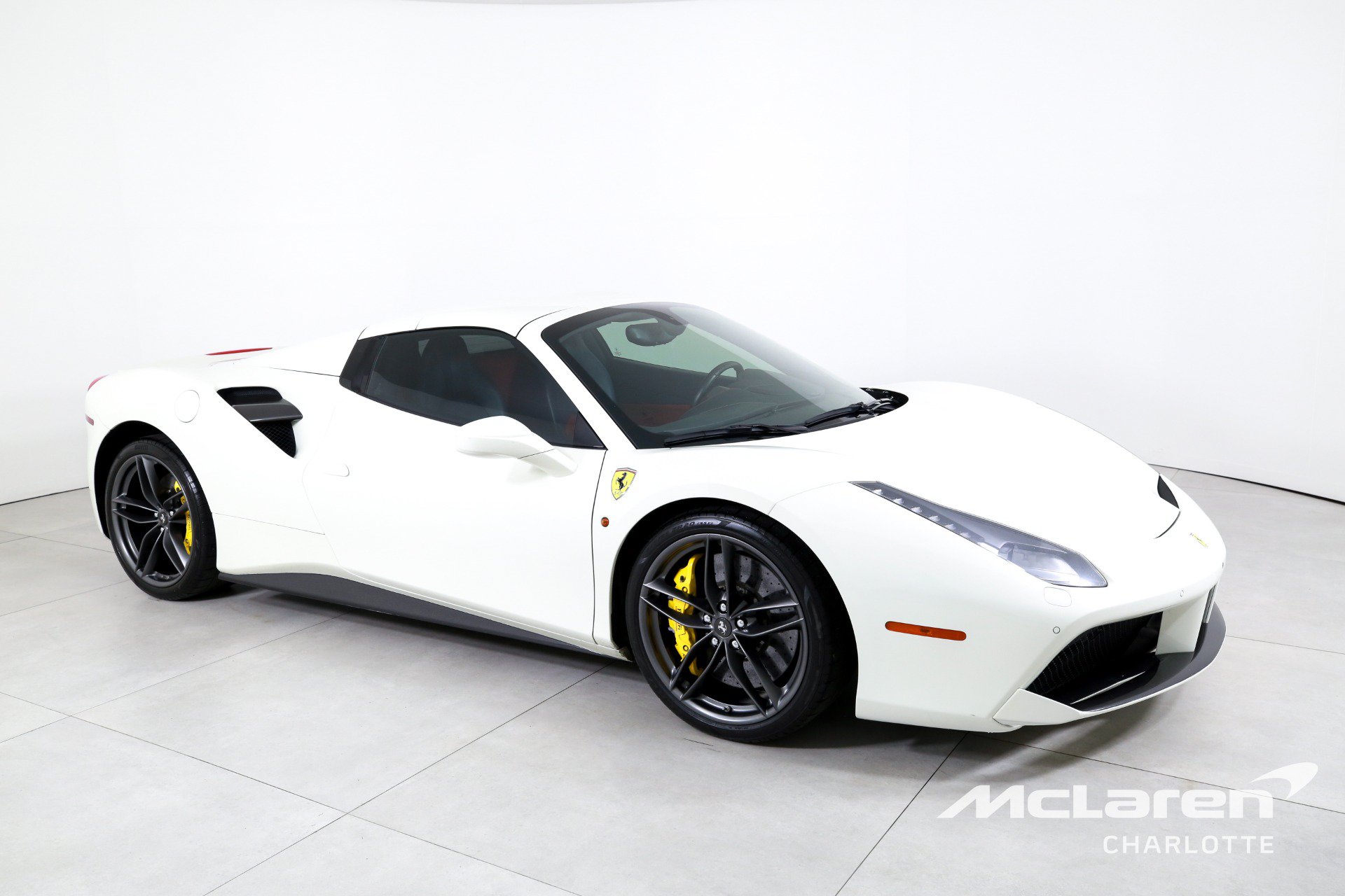 Used 2018 Ferrari 488 Spider RWD image 3