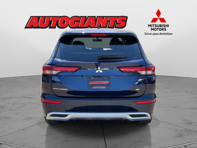 Used 2023 Mitsubishi Outlander SE AWD/4WD image 3