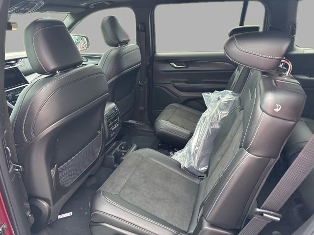 New 2025 Jeep Grand Cherokee L Altitude image 13