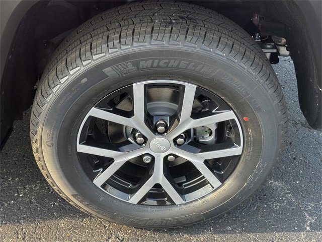 New 2025 Jeep Grand Cherokee Limited w/ Luxury Tech Group II image 11