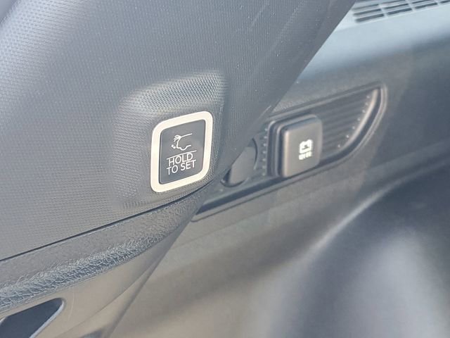 Used 2024 Jeep Grand Cherokee Altitude image 9