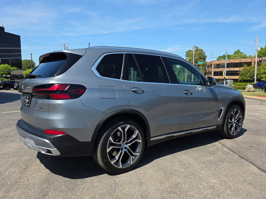 Used 2024 BMW X5 sDrive40i w/ Premium Package image 5