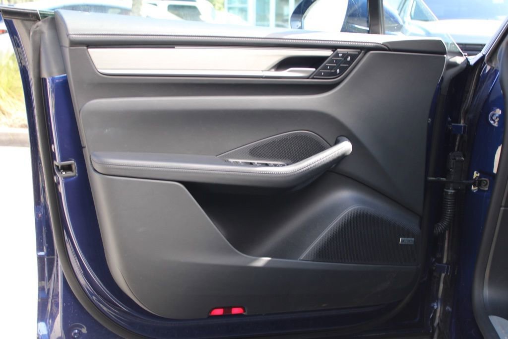 Certified 2024 Porsche Macan 4 Electric image 13