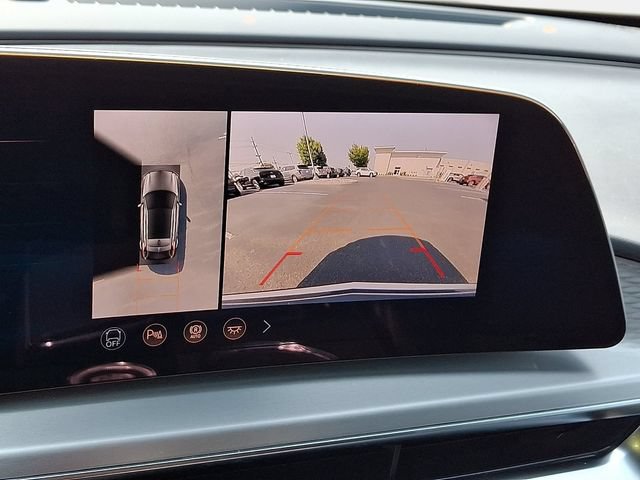 New 2026 Cadillac Lyriq Luxury w/ LPO, Floor Liner Package AWD/4WD image 11