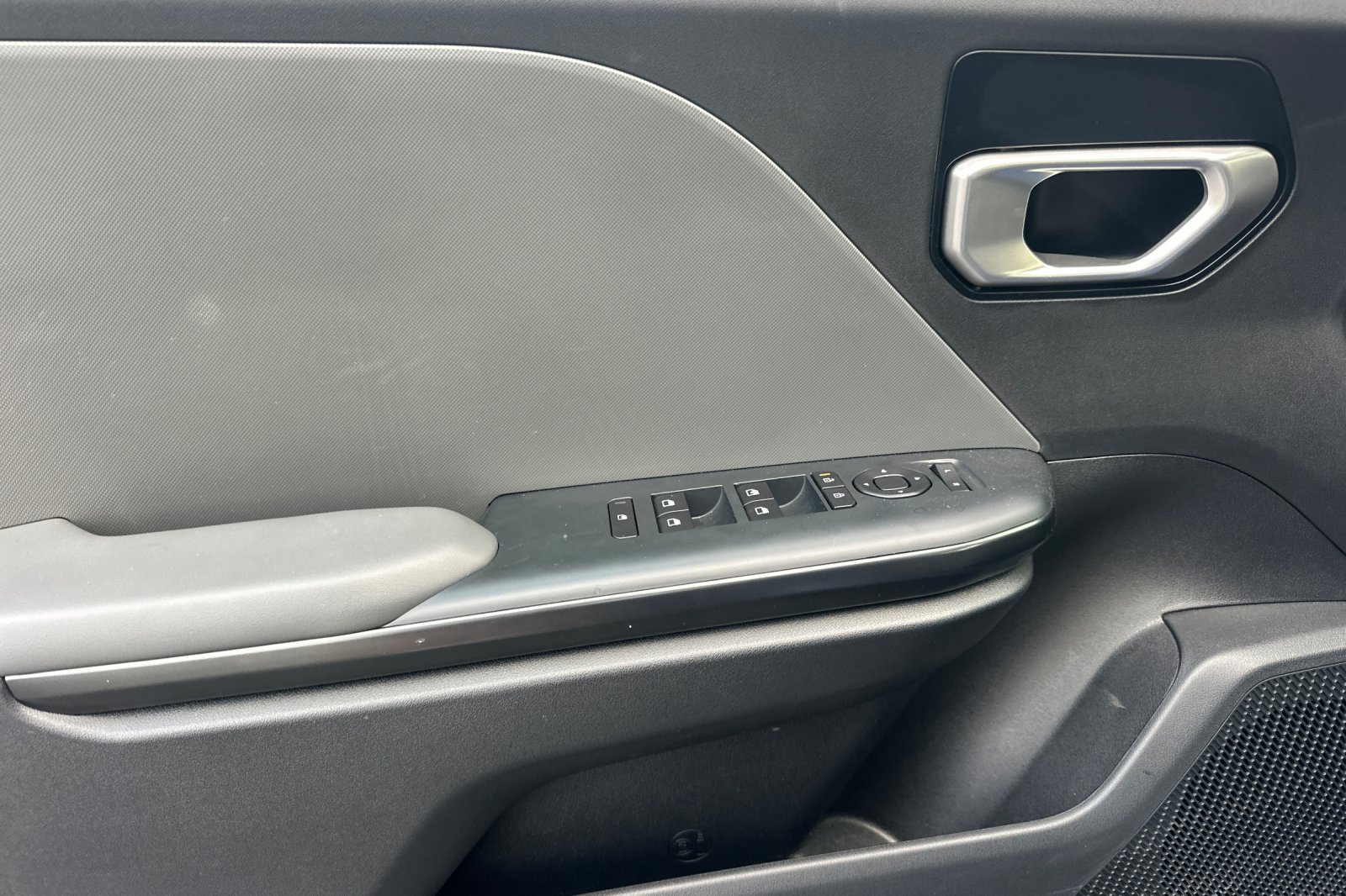 Used 2025 Kia K4 FWD image 11