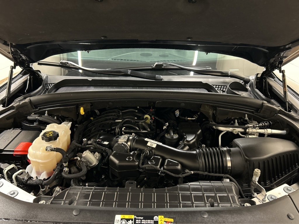 Used 2023 Jeep Grand Cherokee Laredo w/ Luxury Tech Group I image 12