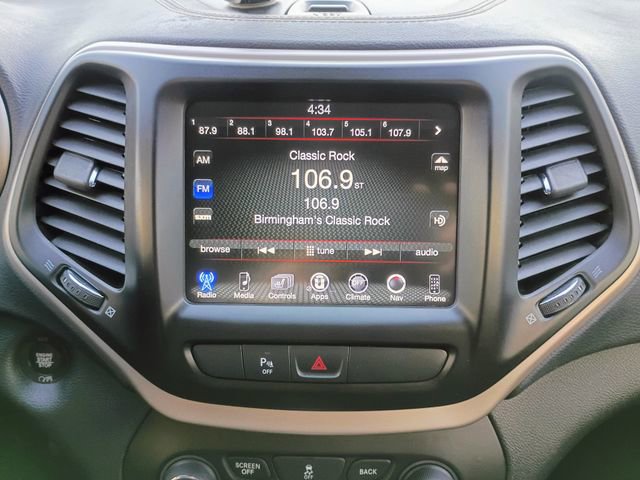 Used 2018 Jeep Cherokee Limited image 34