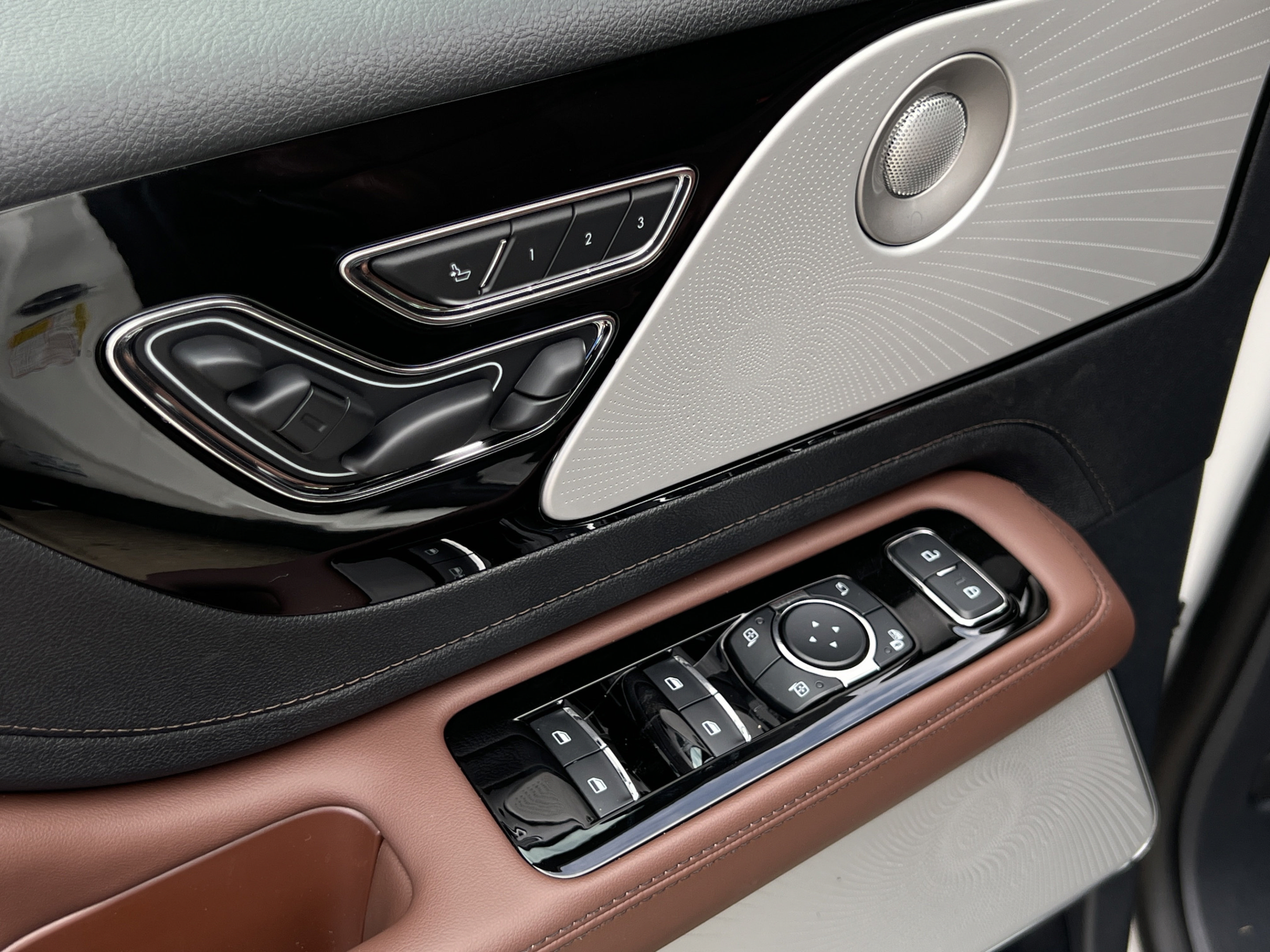 New 2026 Lincoln Aviator Reserve AWD/4WD image 10