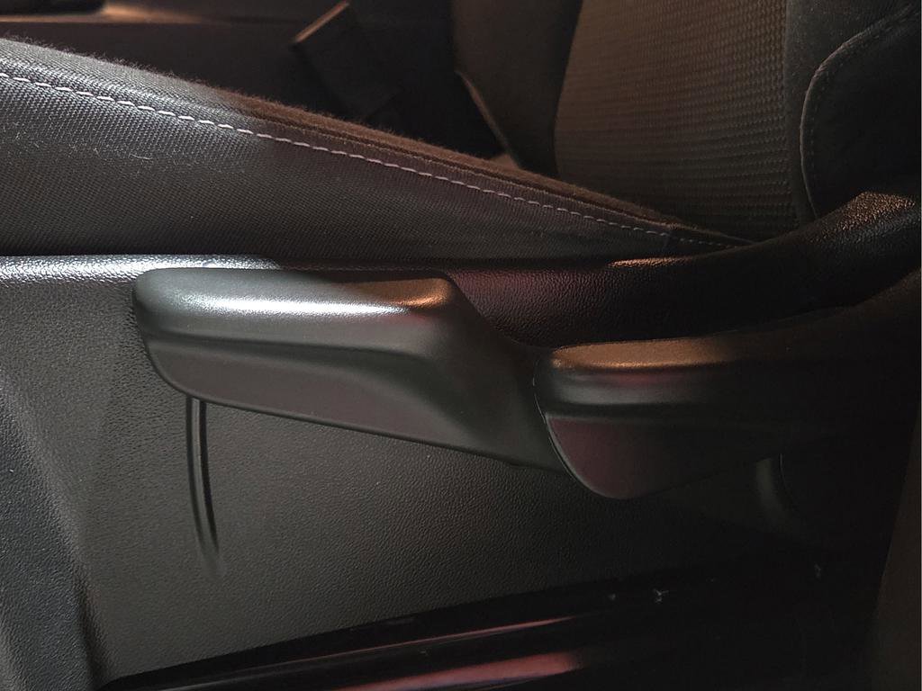 Used 2024 Chevrolet Colorado LT image 19