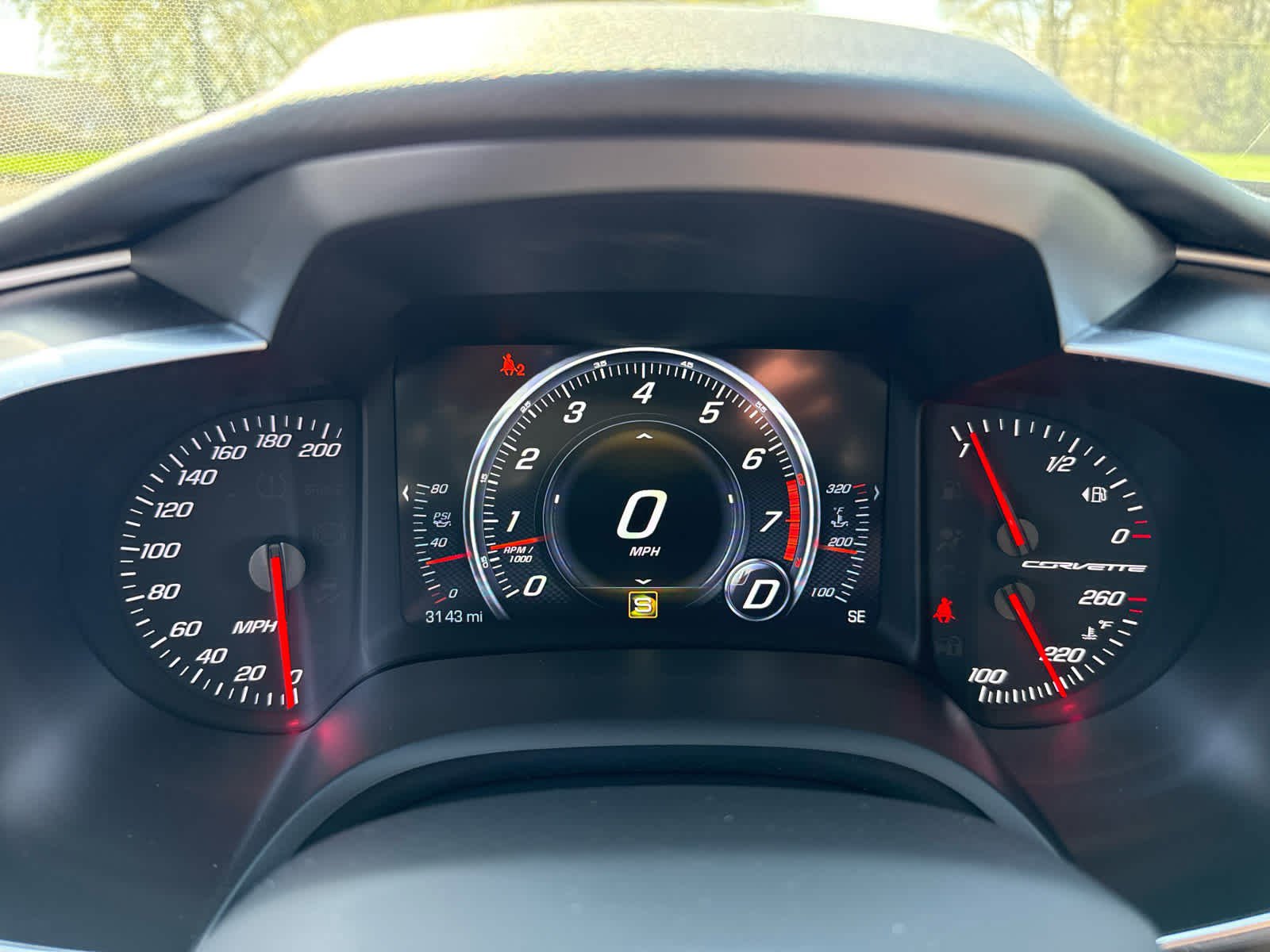 Used 2019 Chevrolet Corvette Stingray Coupe w/ Z51 1LT RWD image 18