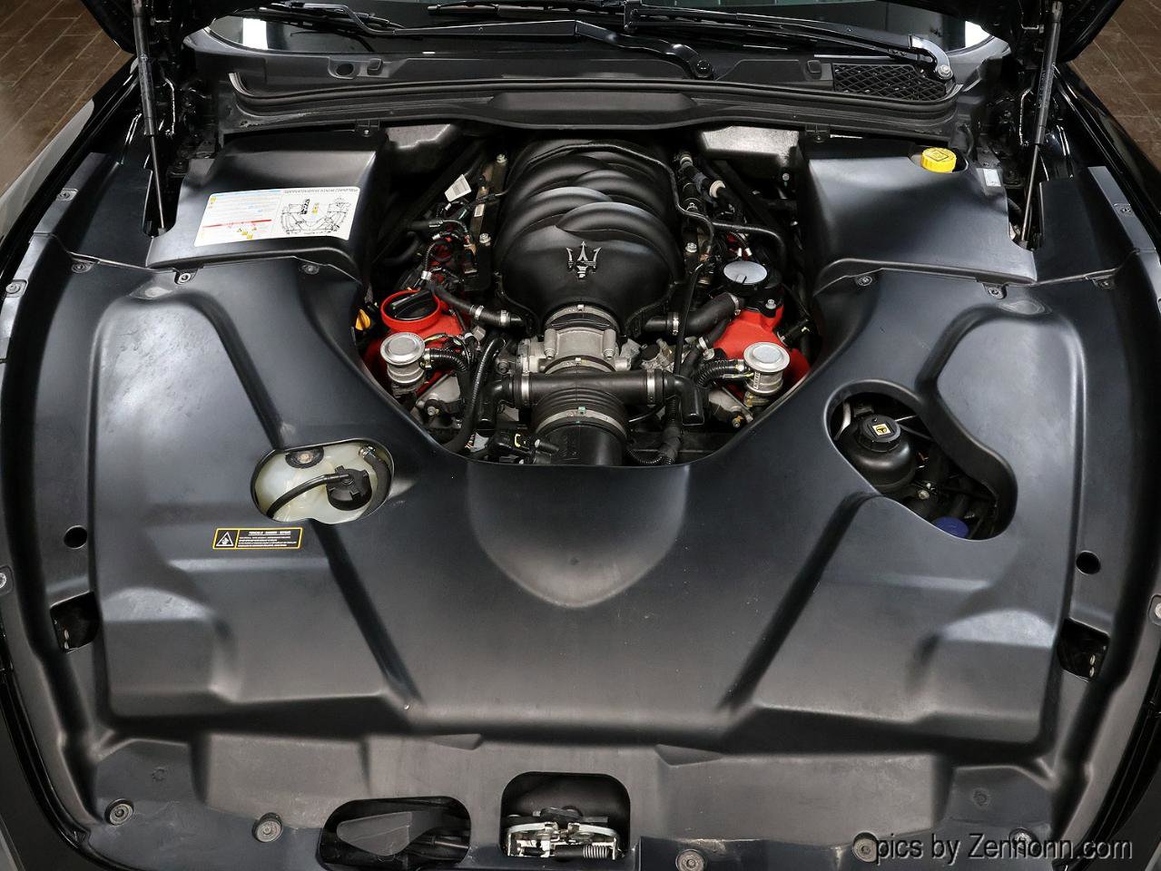 Used 2015 Maserati GranTurismo Sport RWD image 33