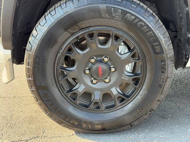 Certified 2025 Toyota 4Runner TRD Off-Road AWD/4WD image 11