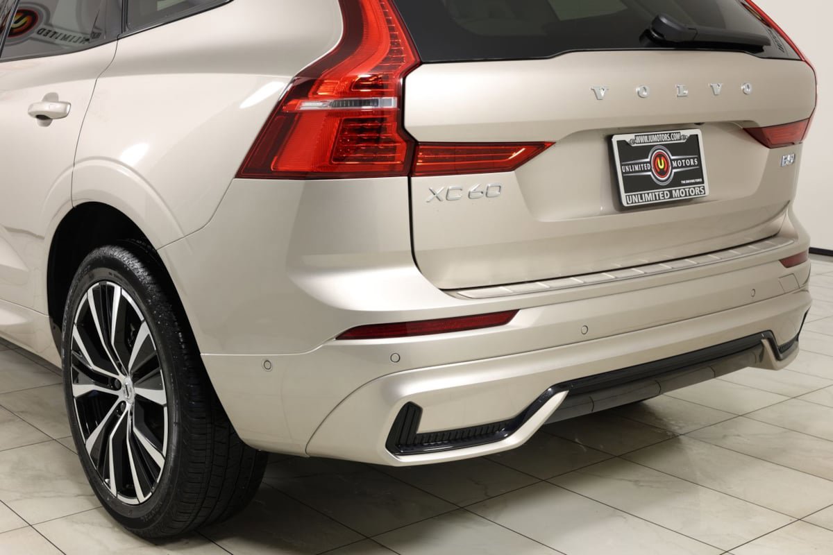 Used 2025 Volvo XC60 B5 Plus w/ Protection Package Premier AWD/4WD image 46