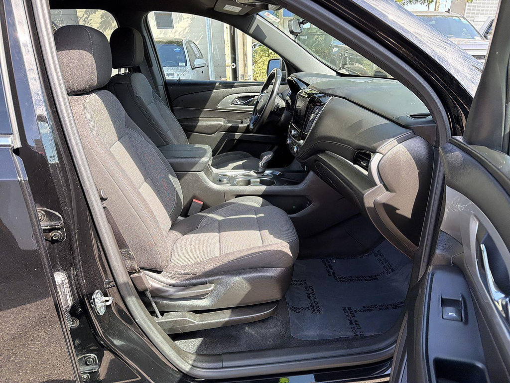Used 2022 Chevrolet Traverse LT FWD image 26