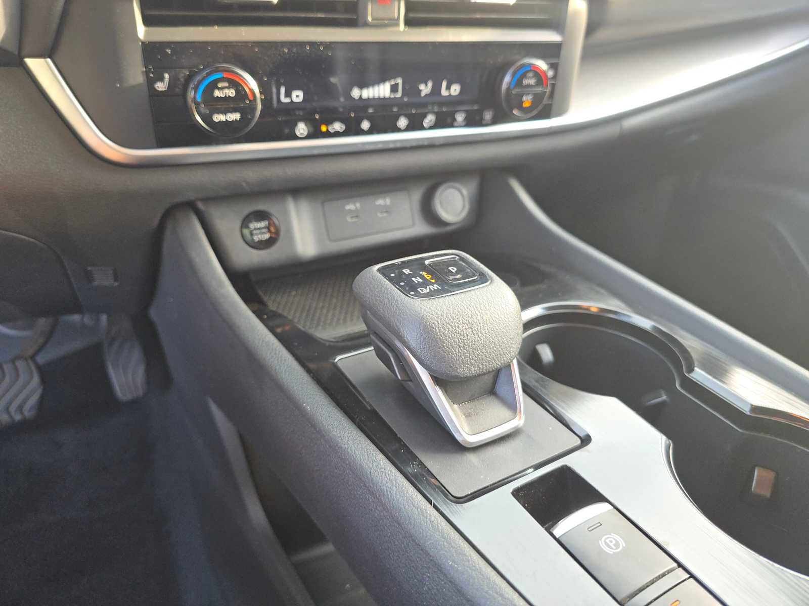 Used 2024 Nissan Rogue SV w/ SV Premium Package image 34