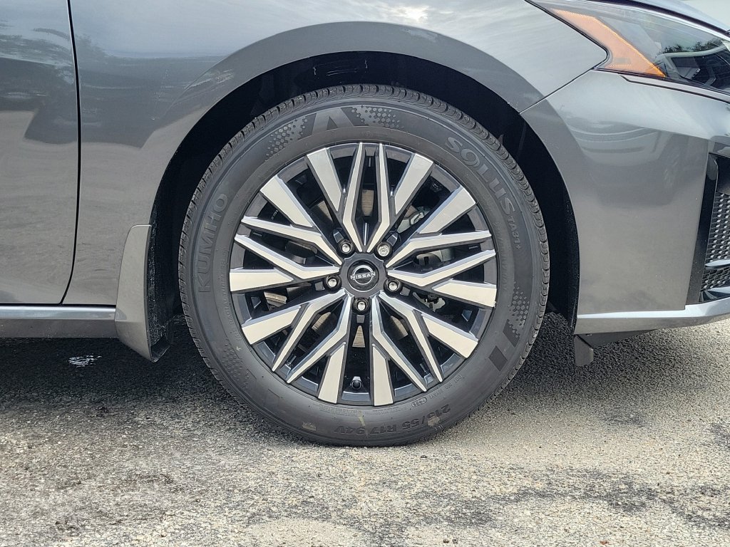 New 2026 Nissan Altima 2.5 SV FWD image 10