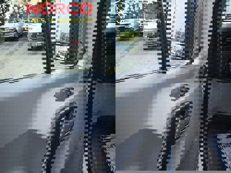 Used 2016 Mercedes-Benz Sprinter 2500 image 15